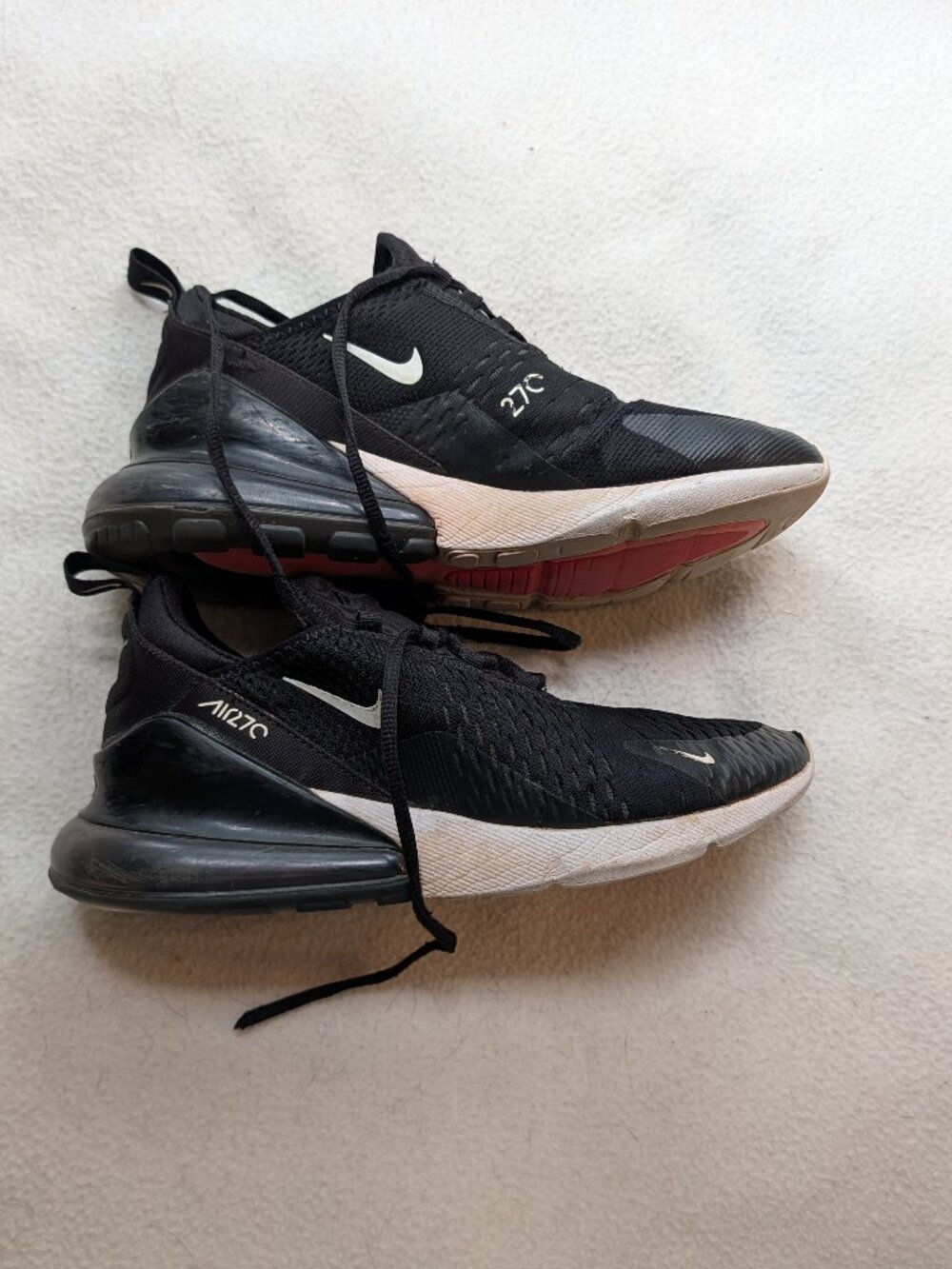 Nike Air Max 270 men's sneakers, size 8.5, in good pre-owned condition.